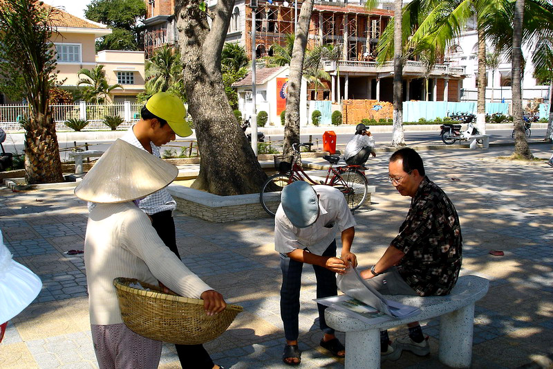 04VN-Achat de peinture sur soie sur le bord de mer Nha Trang