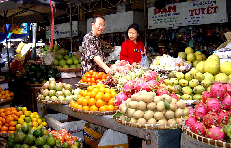 04VN-Kin achete des fruits