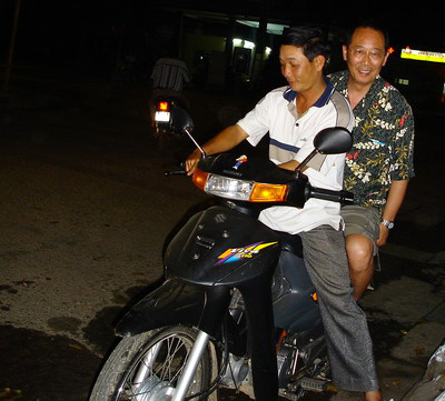 04VN-Moto Taxi, tres dangeureux mais je suis un cassecou