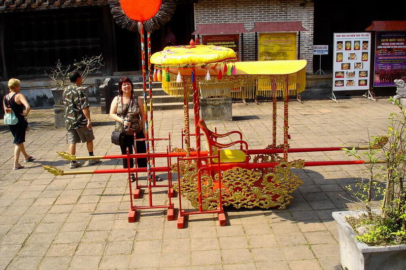 04VN-Palanquin, Hue