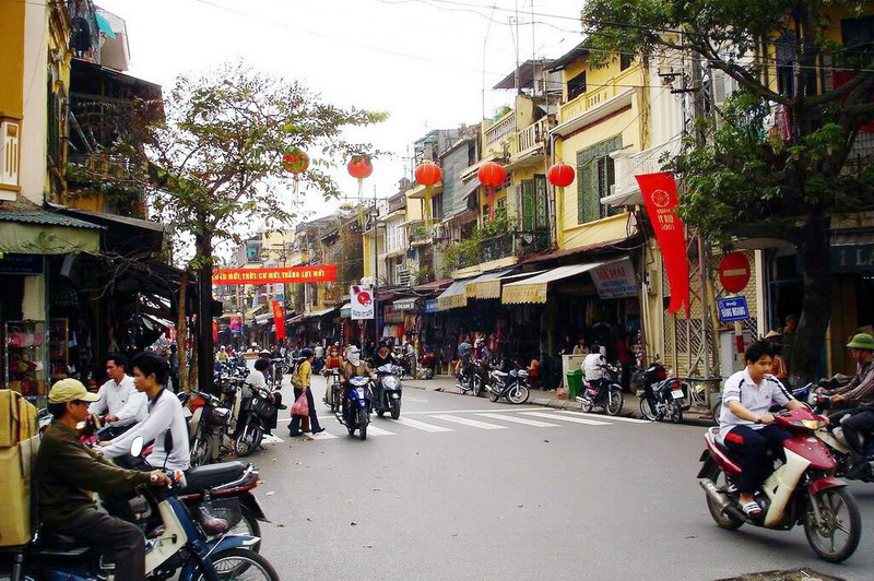 04VN-Une des rues dans le quartier des guildes, j'ai du grandir dans cette rue ci.