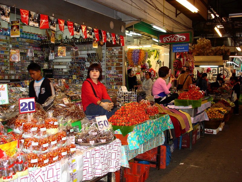 06-TH- Les belles fraises sur le marché, Chiang Mai