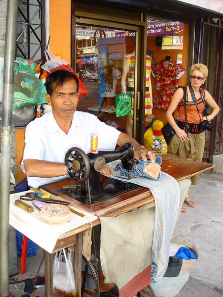 06-TH- Pas besoin de faire 10 km pour les retouches, Khon Kaen
