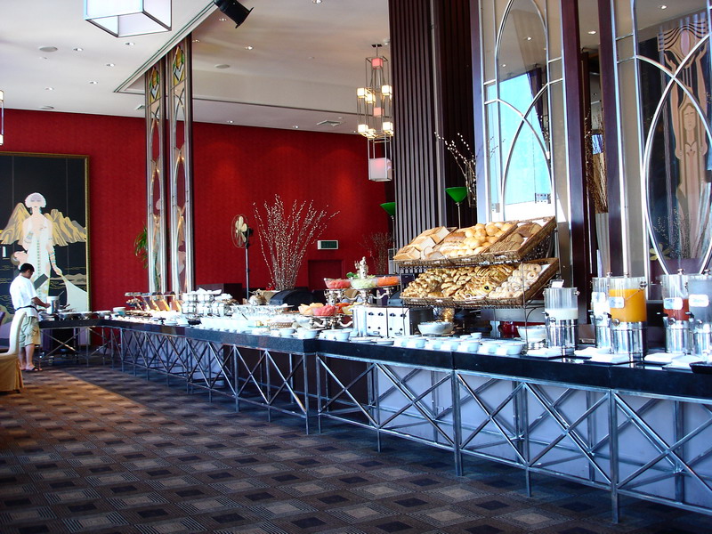 06-TH- Vous aurez le meme buffet pour le petit dej. chez nous ;-)
