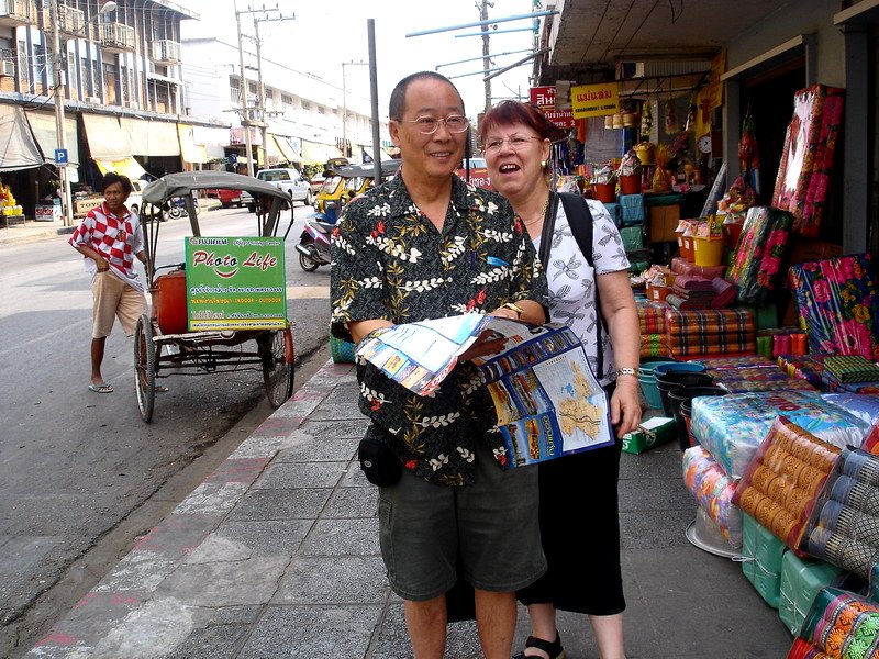 06-TH-Le coiffeur ne m a pas compris et elle se moque de moi, pas gentille; Khon Kaen