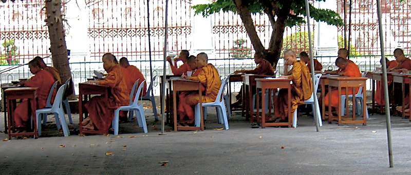 06-TH-Les Jeunes moines passent un examen